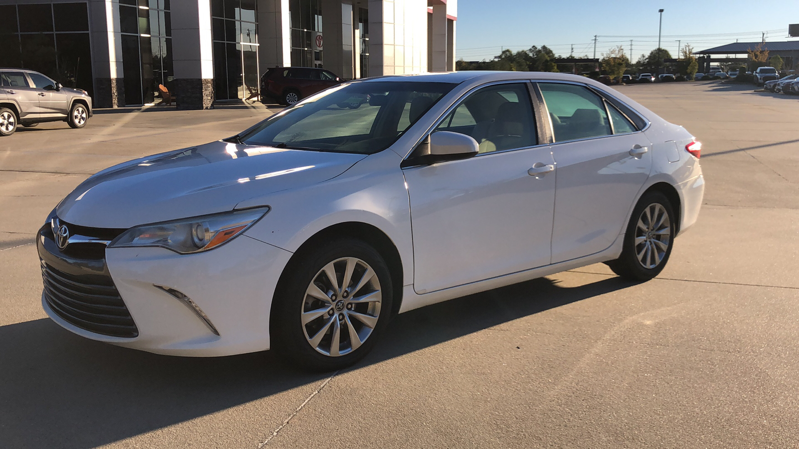 2015 Toyota Camry XLE 1