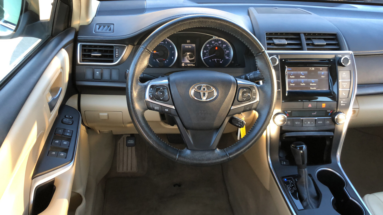 2015 Toyota Camry XLE 10