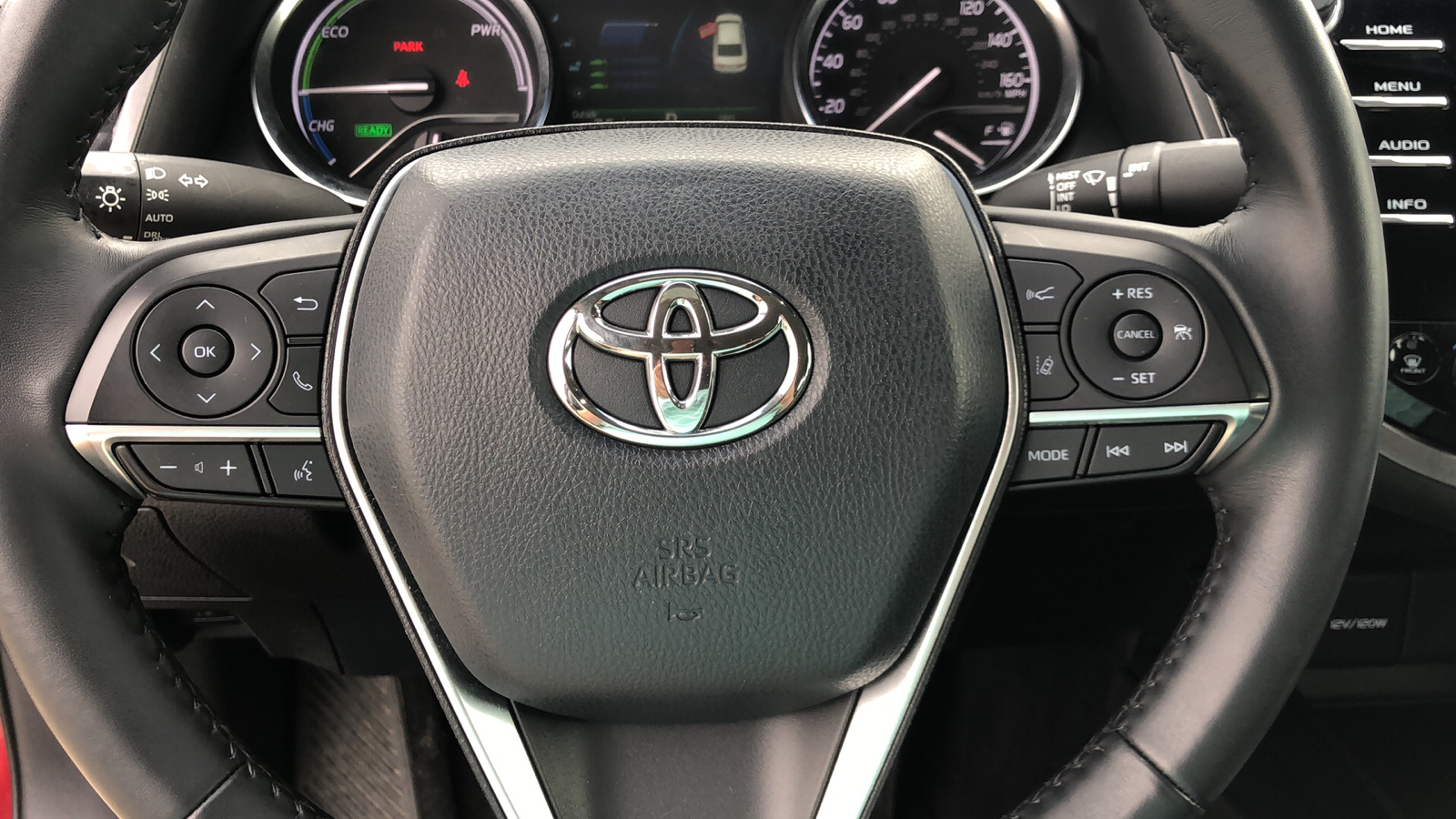 2018 Toyota Camry Hybrid XLE 9