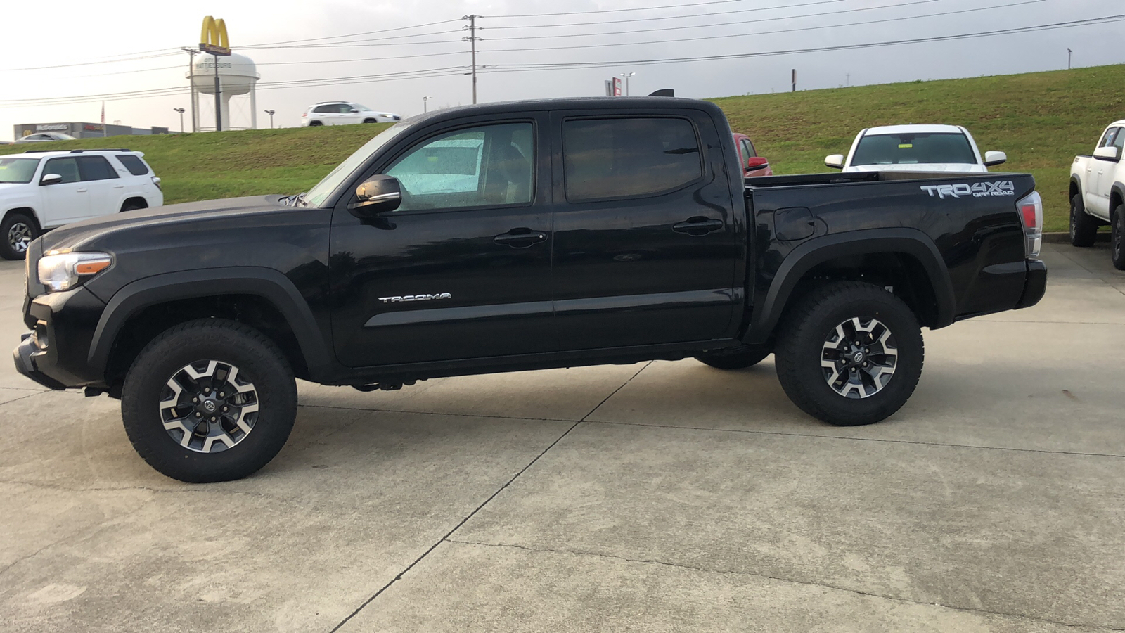 2022 Toyota Tacoma 4WD TRD Off Road 2