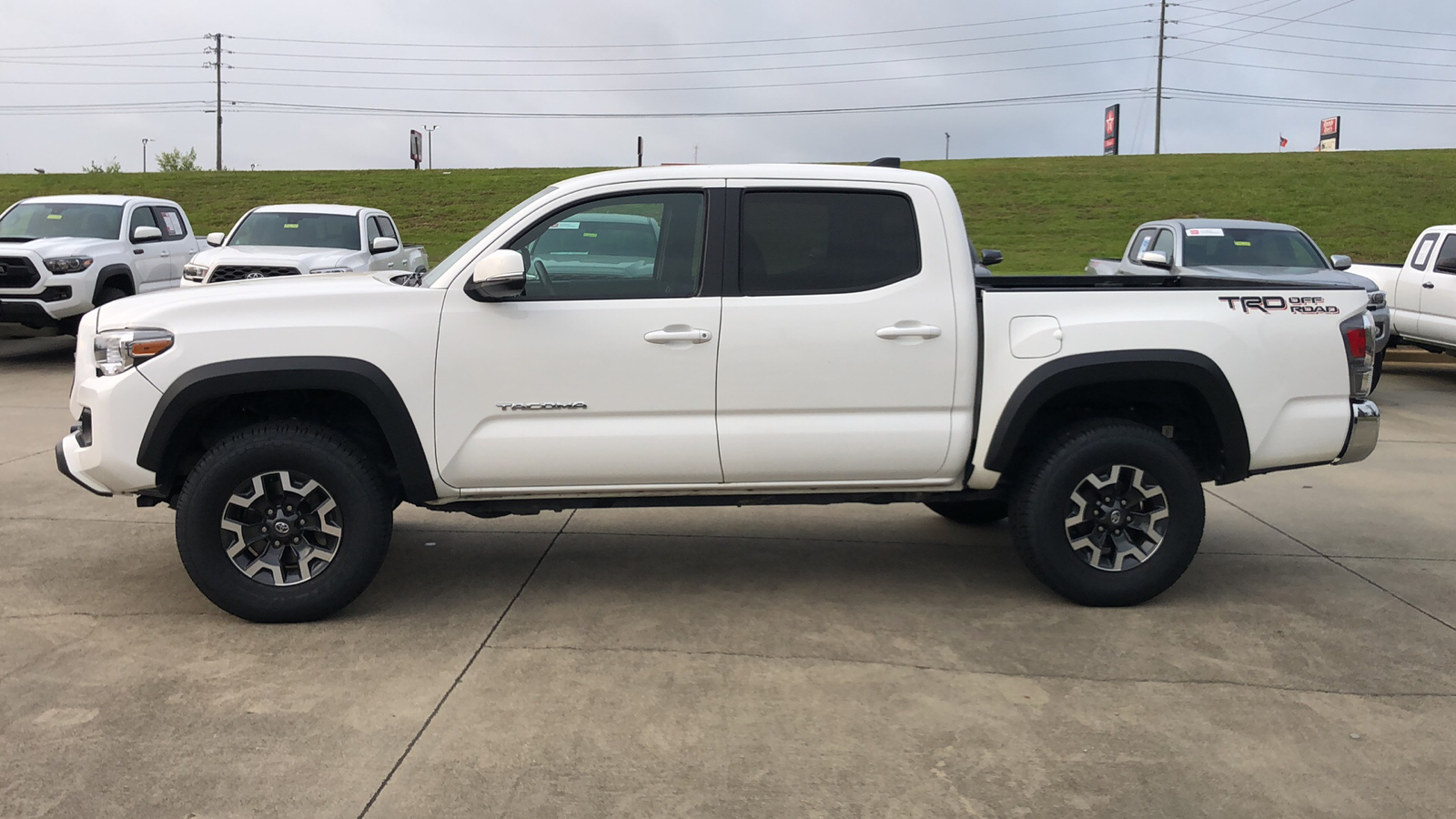 2022 Toyota Tacoma 2WD TRD Off Road 2