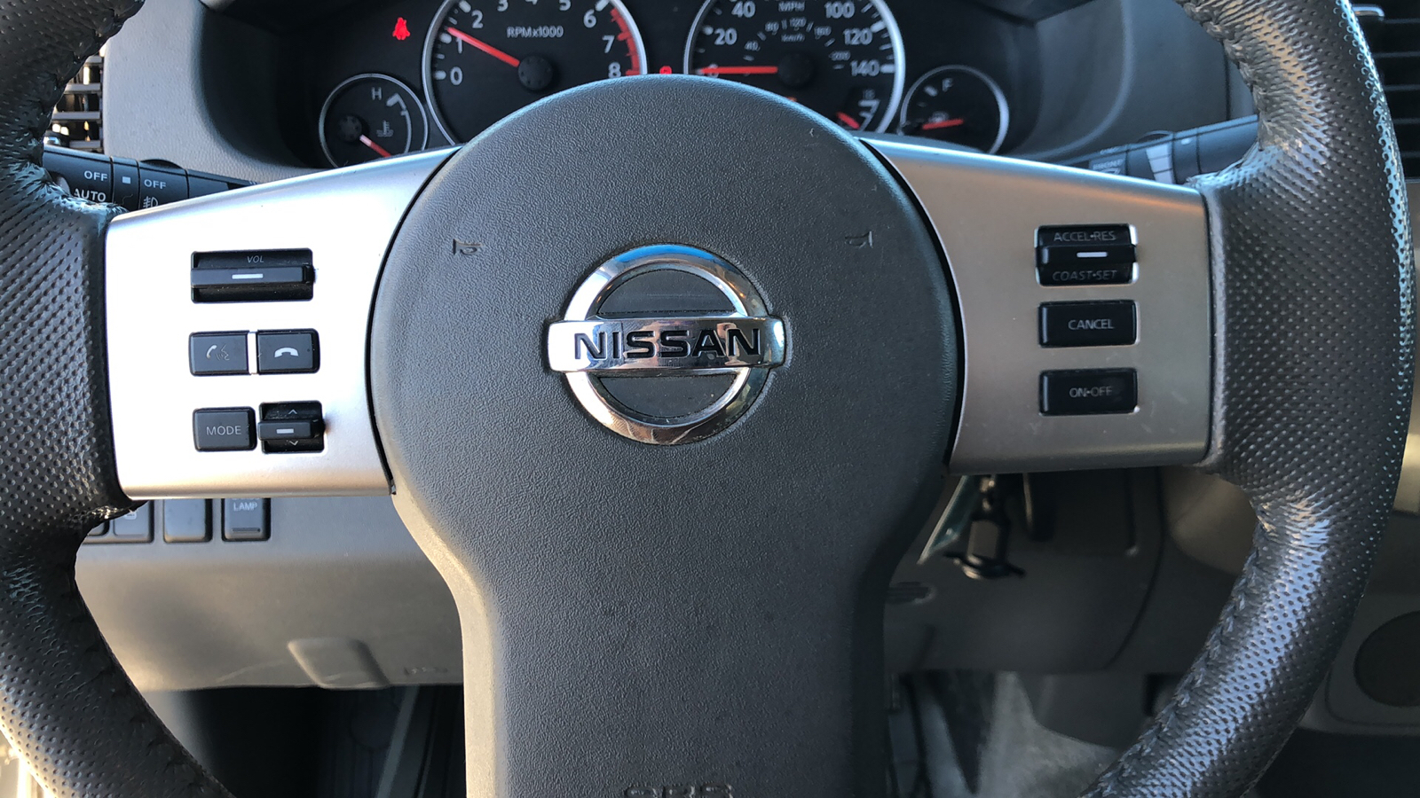 2013 Nissan Frontier SL 9