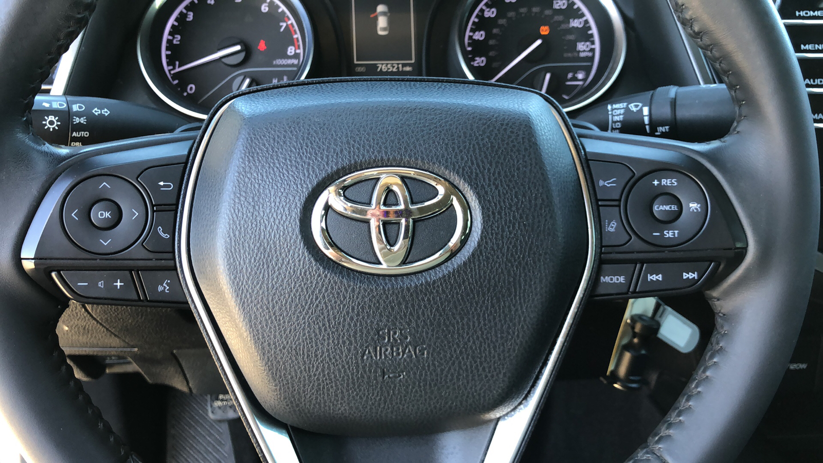 2020 Toyota Camry SE 9