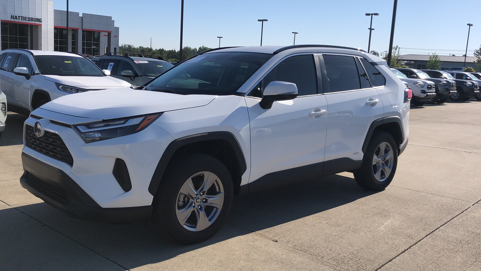 2022 Toyota RAV4 Hybrid XLE 1