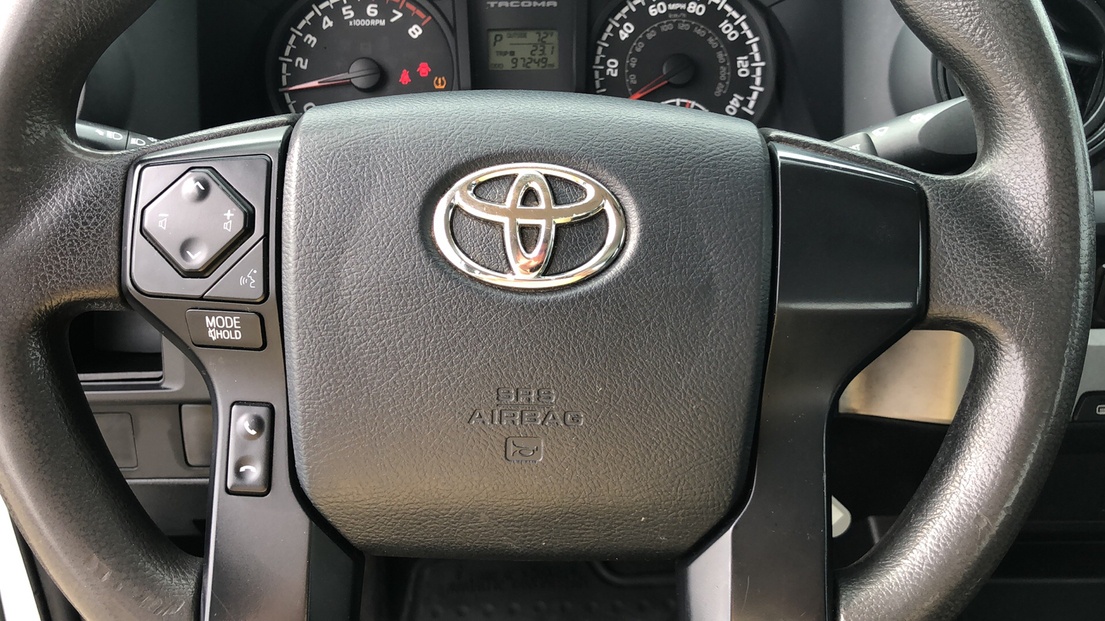 2016 Toyota Tacoma SR 8