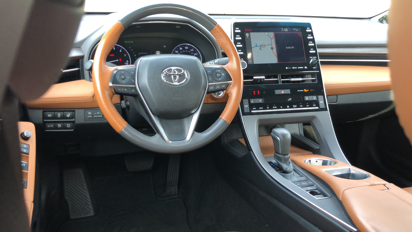 2019 Toyota Avalon Limited 10