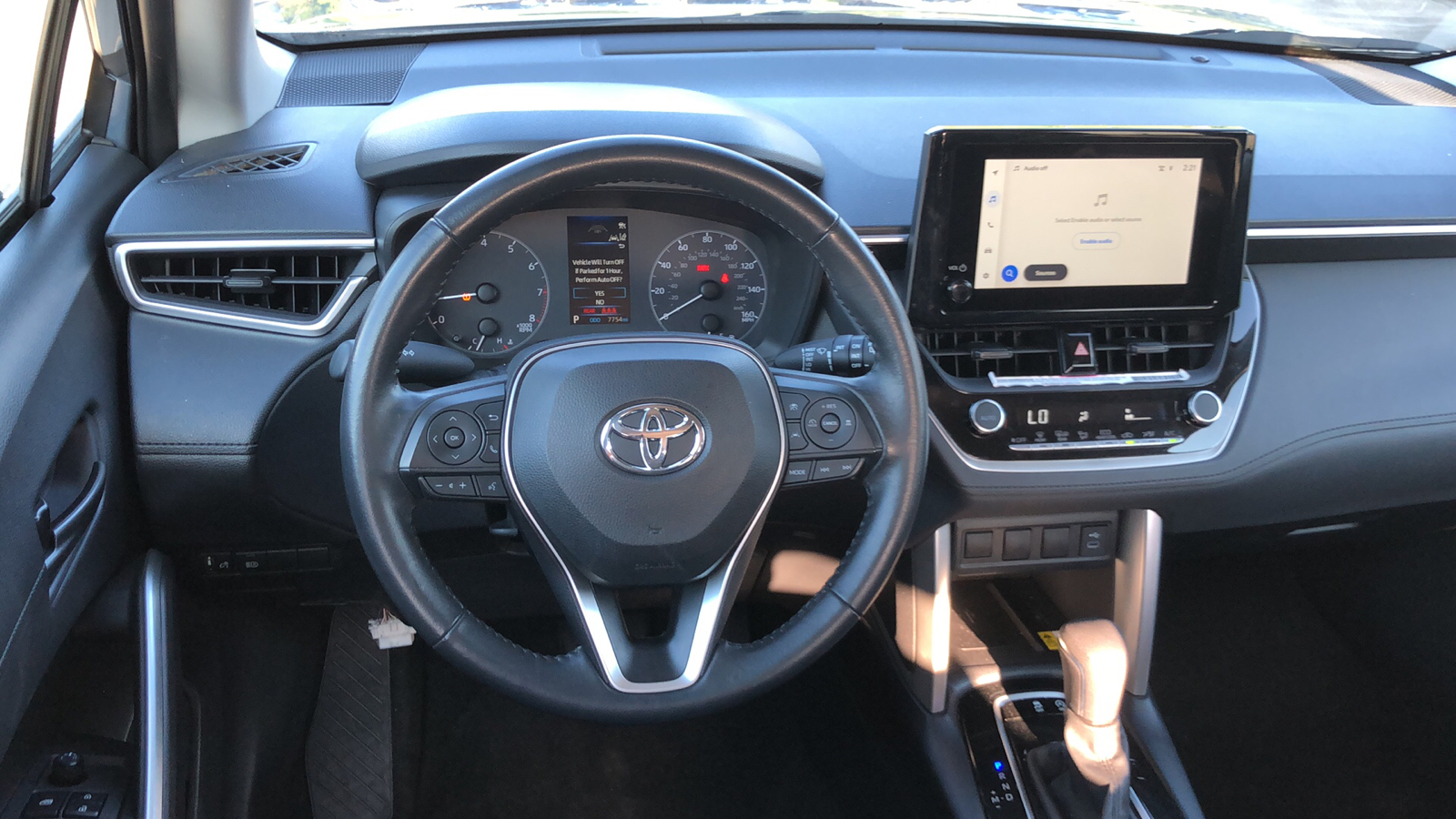 2023 Toyota Corolla Cross LE 10