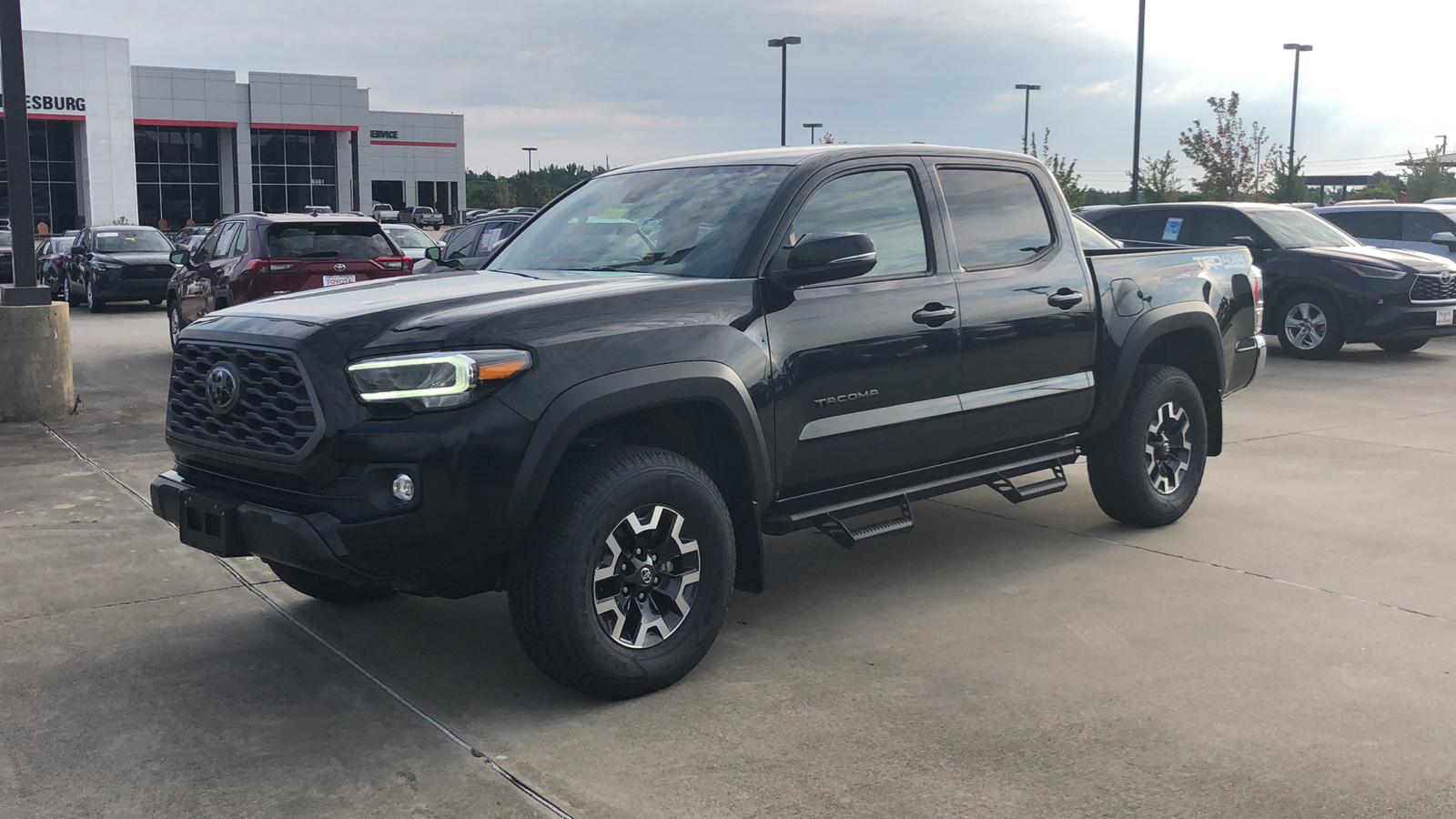 2022 Toyota Tacoma 4WD TRD Off Road 1