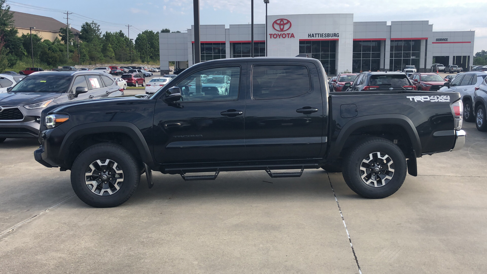 2022 Toyota Tacoma 4WD TRD Off Road 2