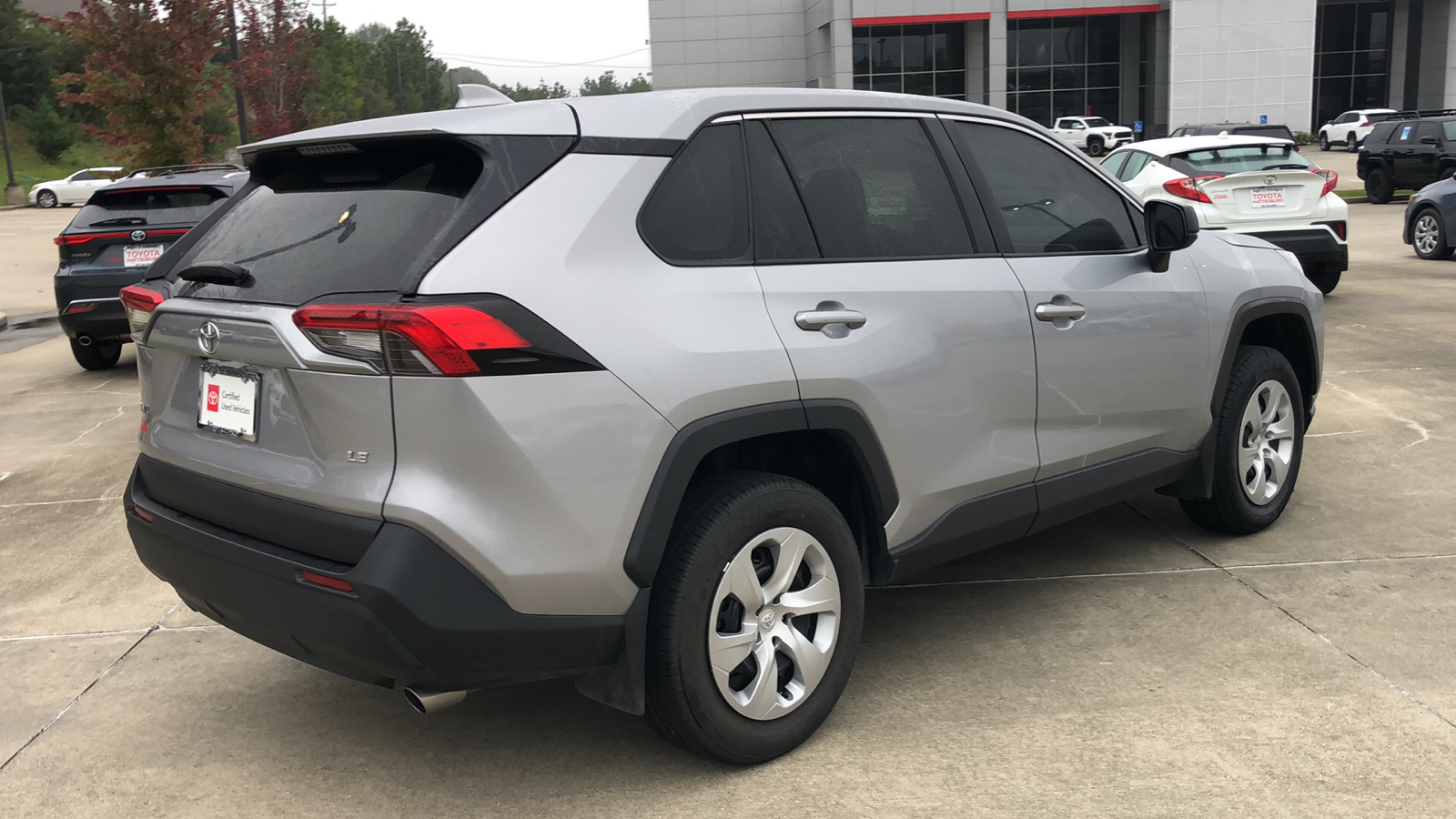 2023 Toyota RAV4 LE 3