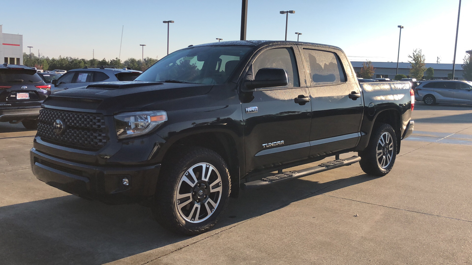 2018 Toyota Tundra 4WD SR5 1