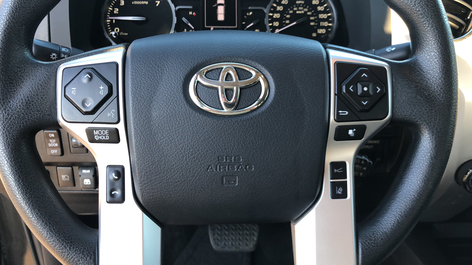 2018 Toyota Tundra 4WD SR5 9