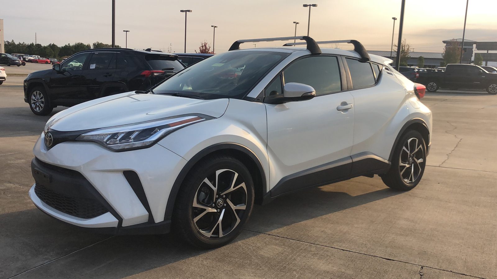 2020 Toyota C-HR XLE 1