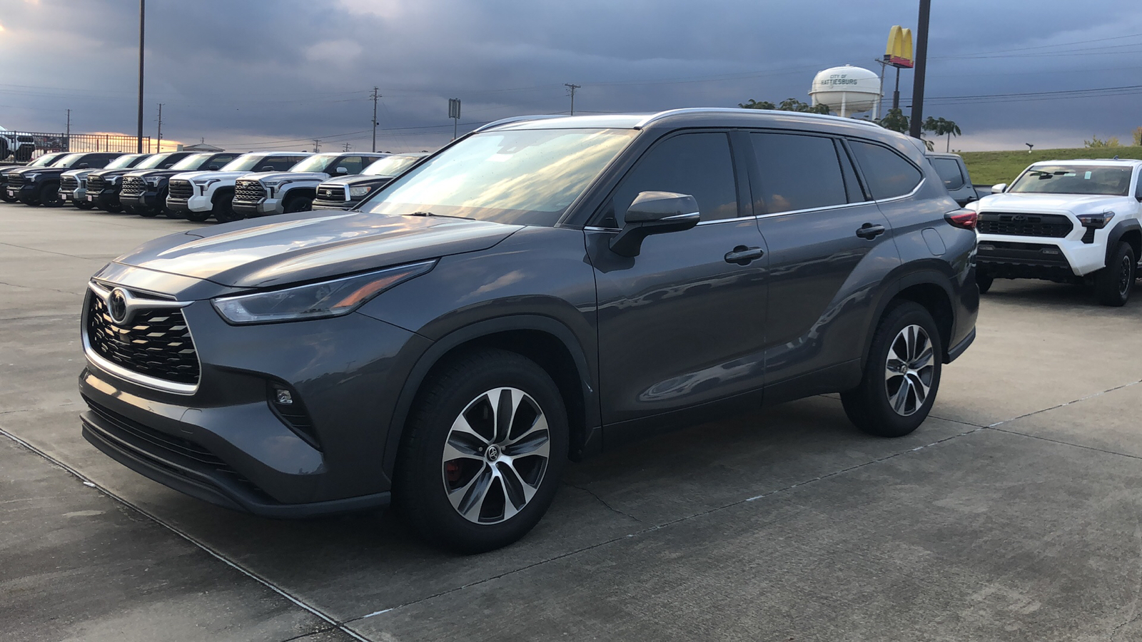 2021 Toyota Highlander XLE 1