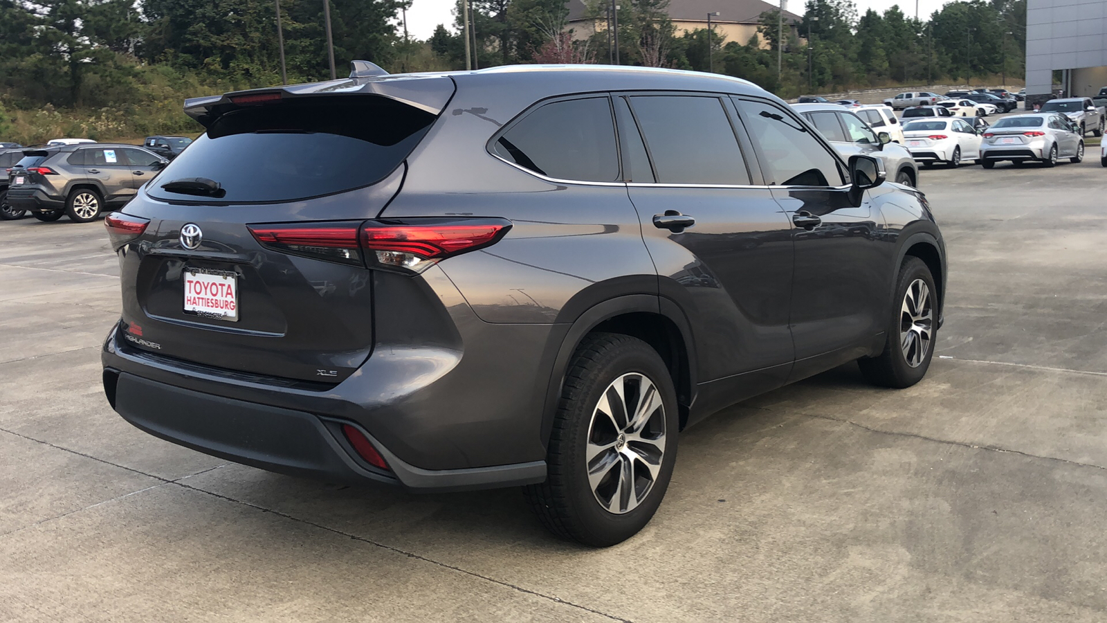 2021 Toyota Highlander XLE 3