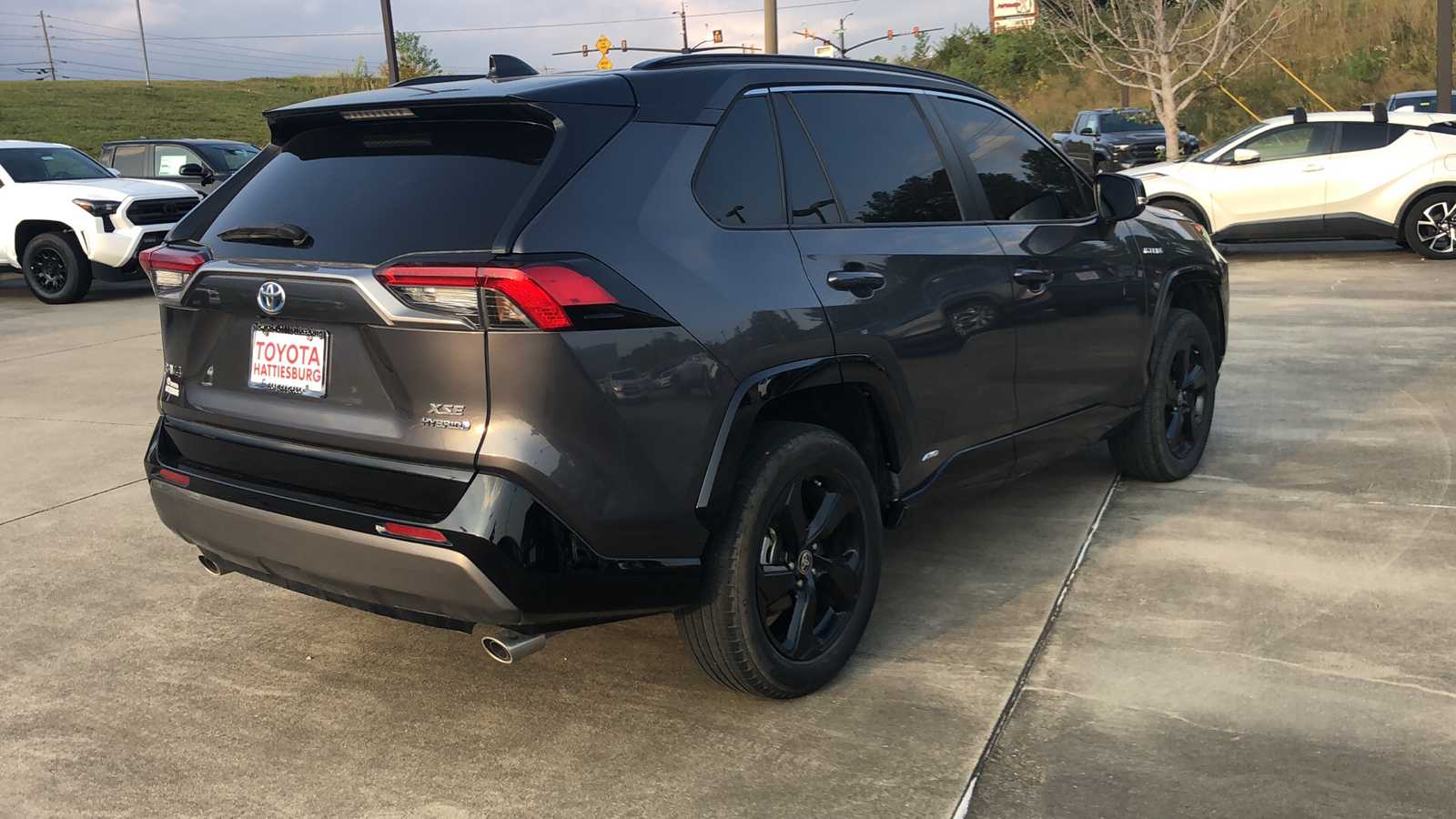 2021 Toyota RAV4 Hybrid XSE 3