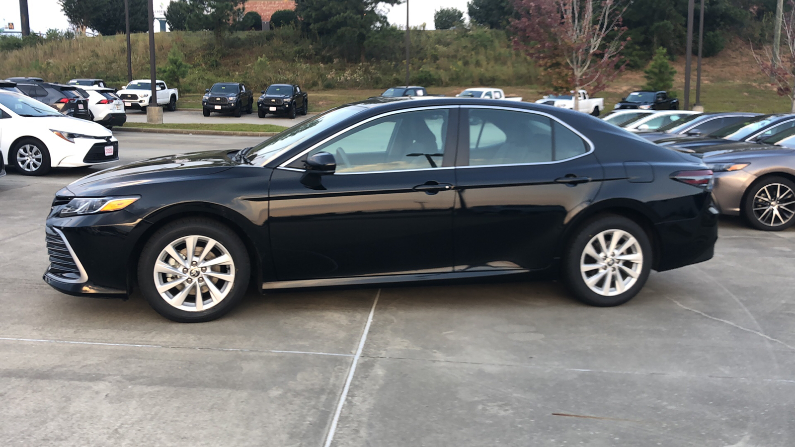 2023 Toyota Camry LE 2