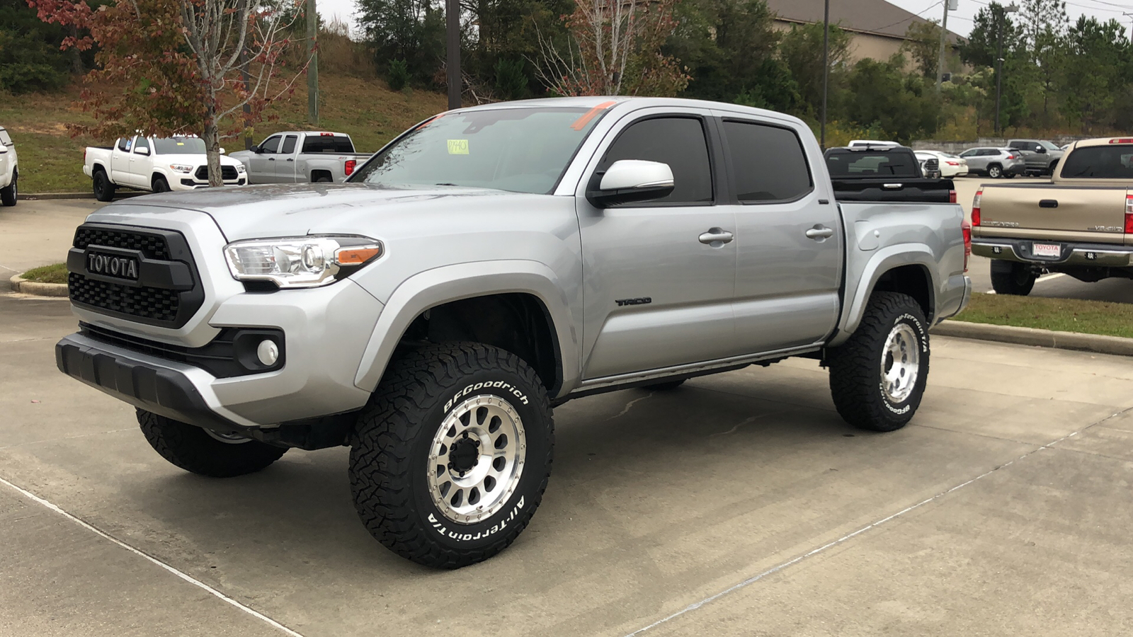 2022 Toyota Tacoma 4WD SR5 1