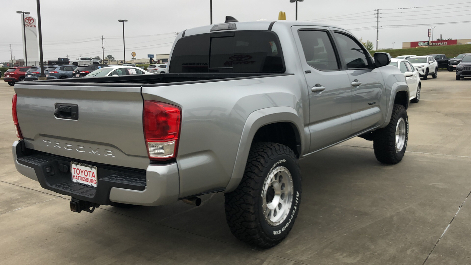 2022 Toyota Tacoma 4WD SR5 3