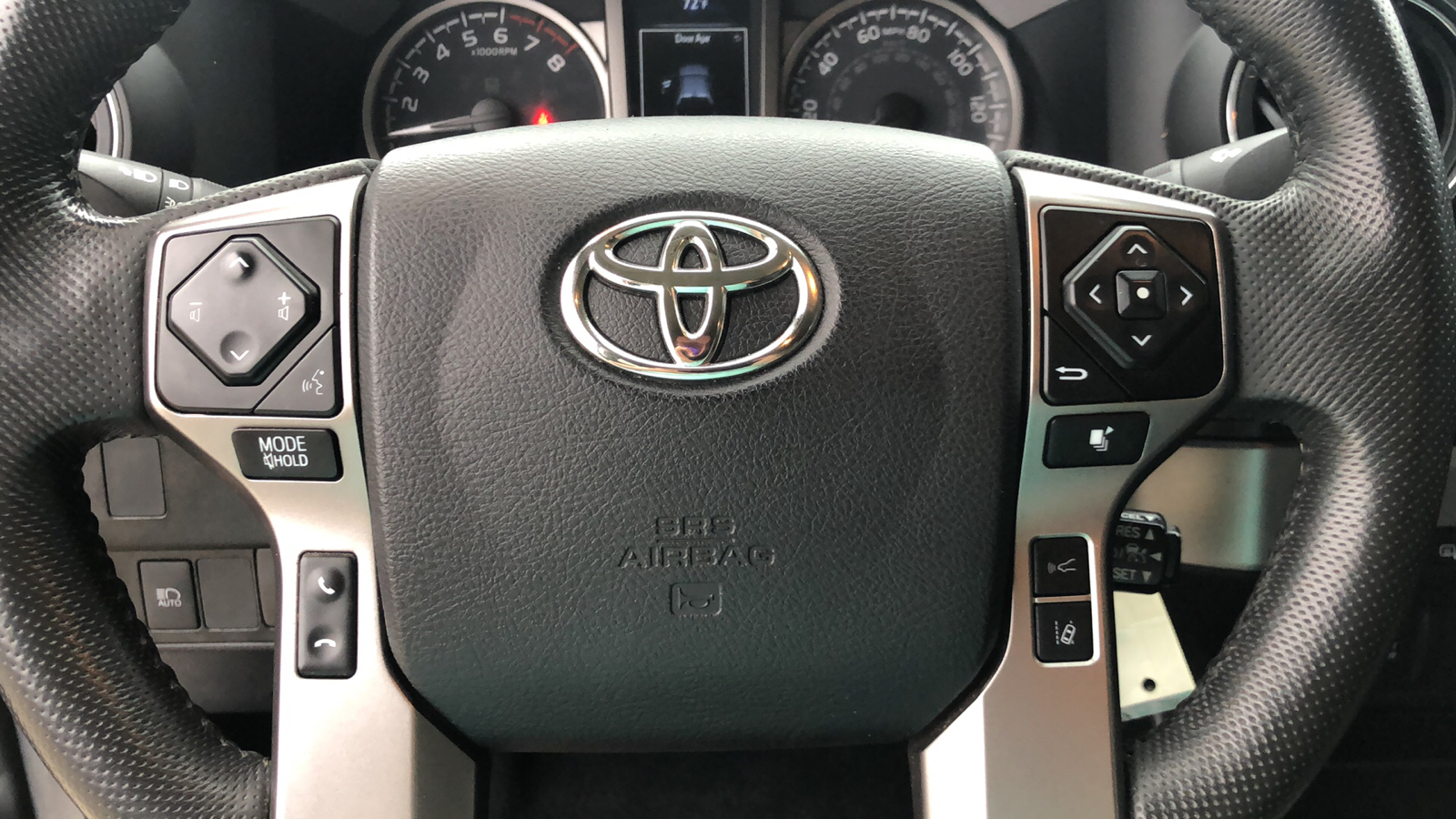 2022 Toyota Tacoma 4WD SR5 9