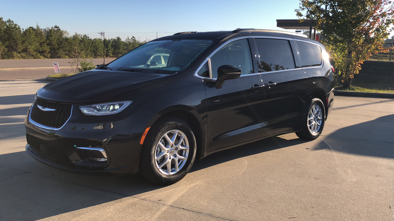 2022 Chrysler Pacifica Touring L 1