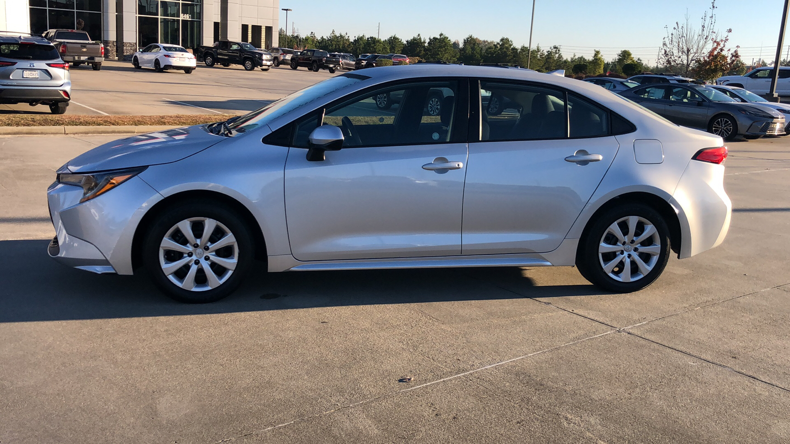 2022 Toyota Corolla LE 2