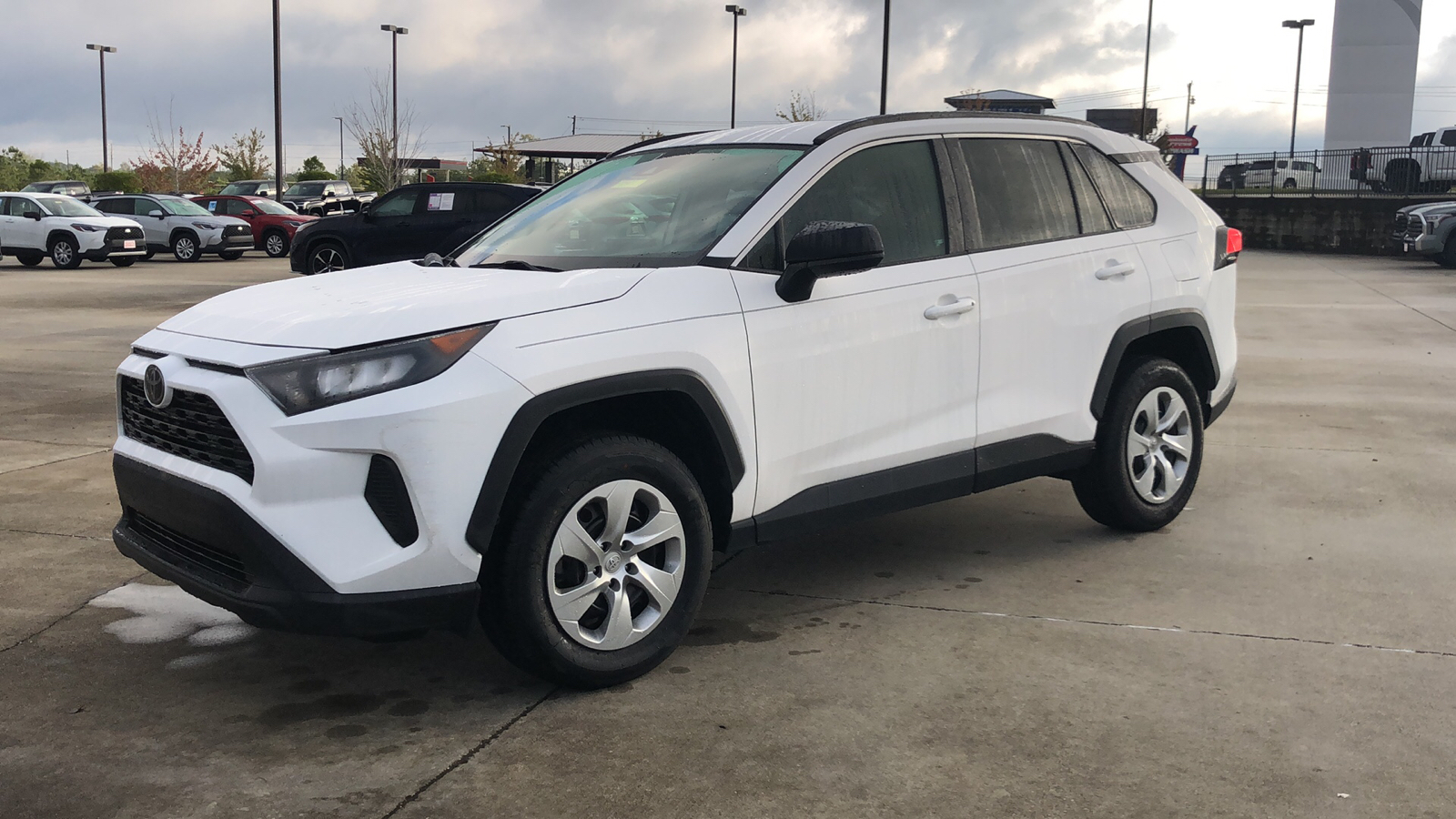 2021 Toyota RAV4 LE 1