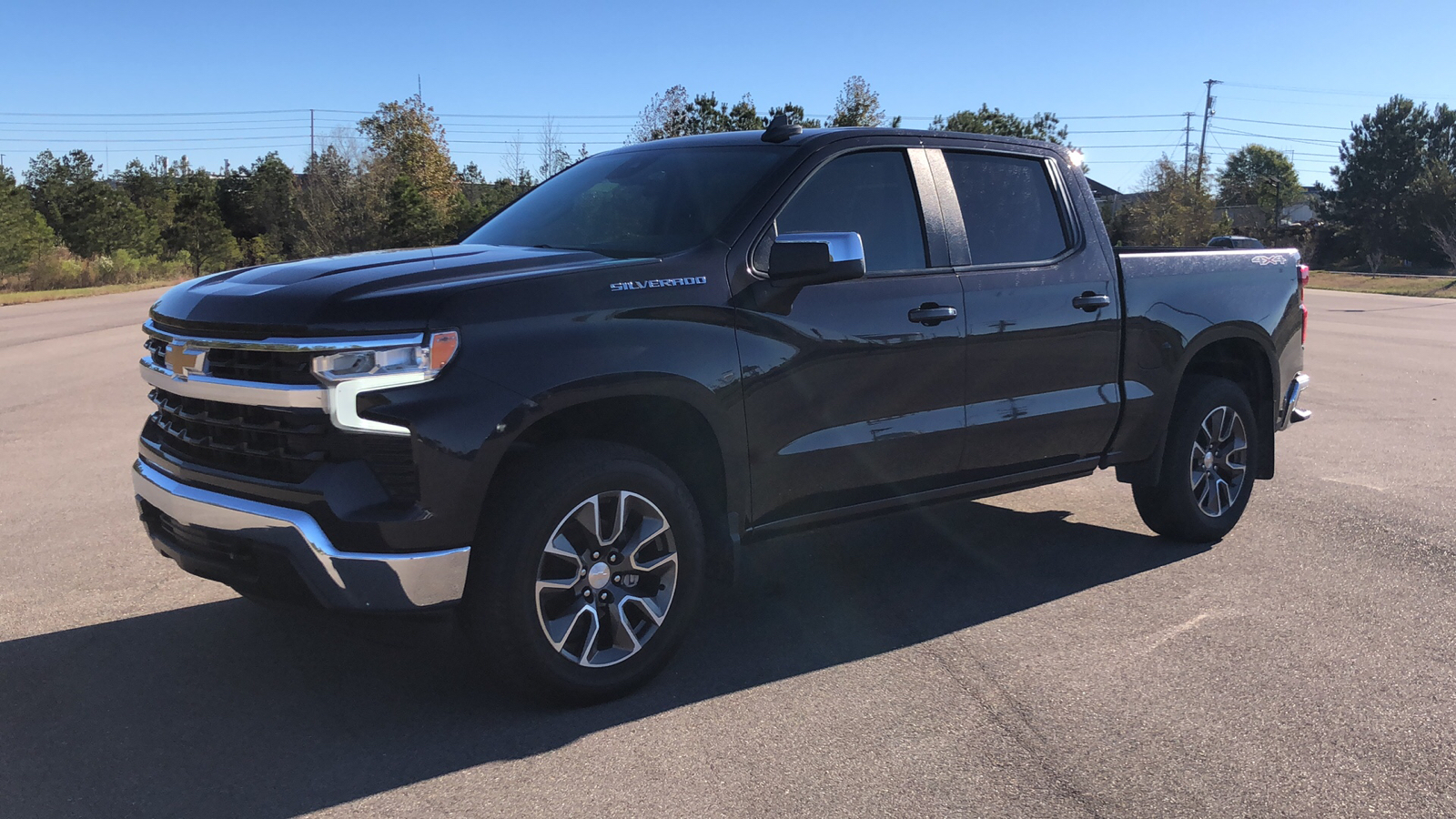 2023 Chevrolet Silverado 1500 LT 1