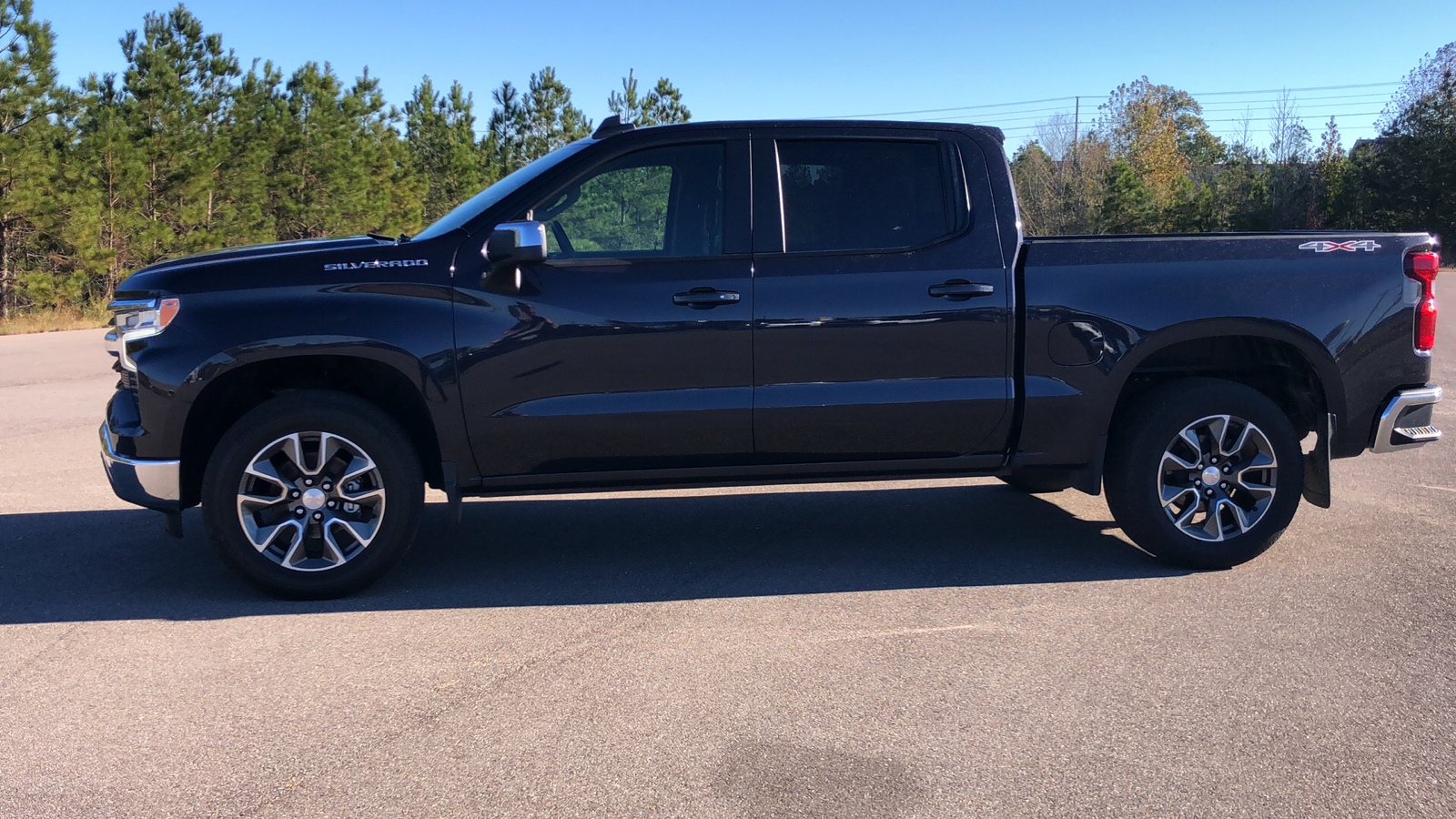 2023 Chevrolet Silverado 1500 LT 2