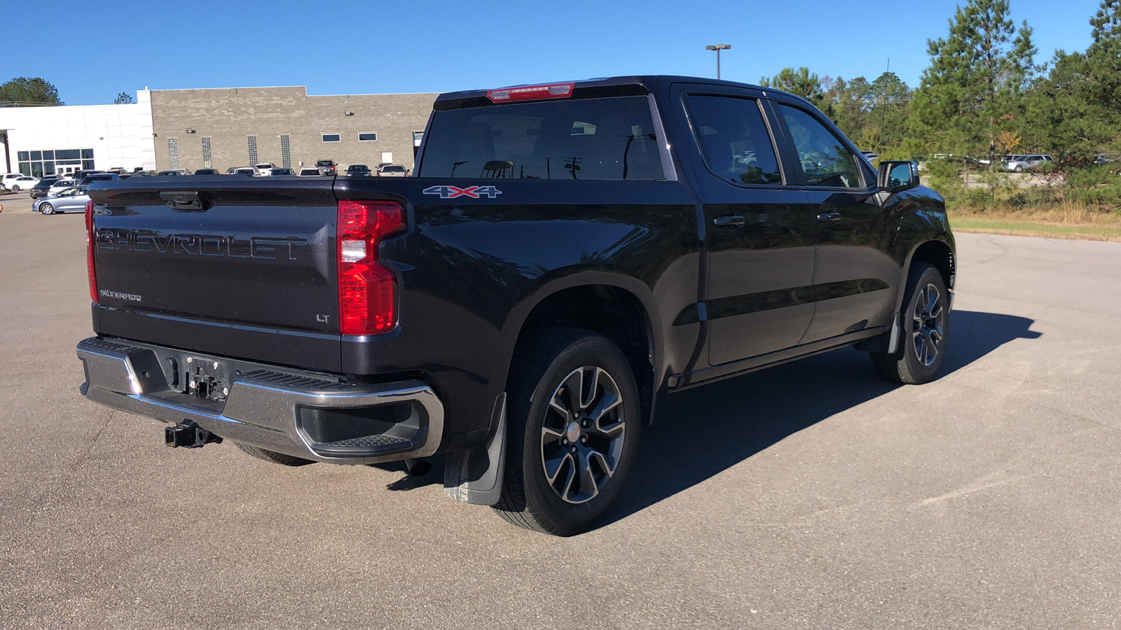 2023 Chevrolet Silverado 1500 LT 3