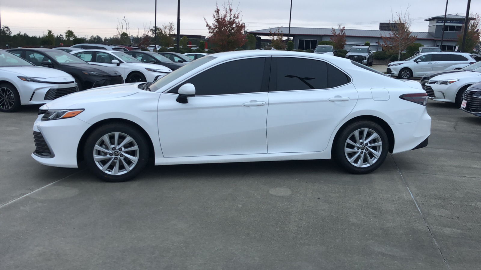 2024 Toyota Camry LE 2