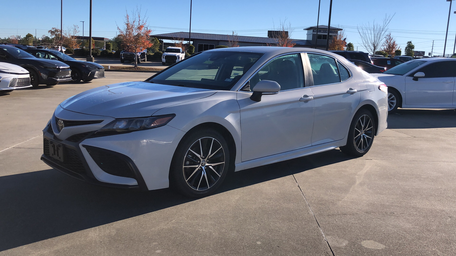 2023 Toyota Camry SE 1