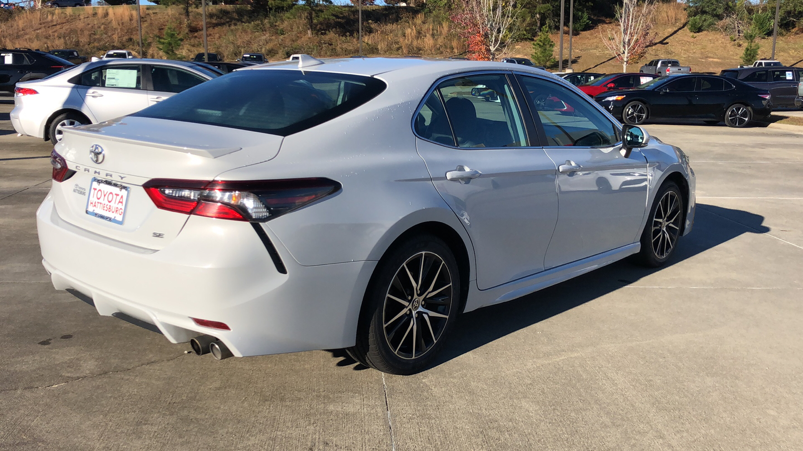 2023 Toyota Camry SE 3