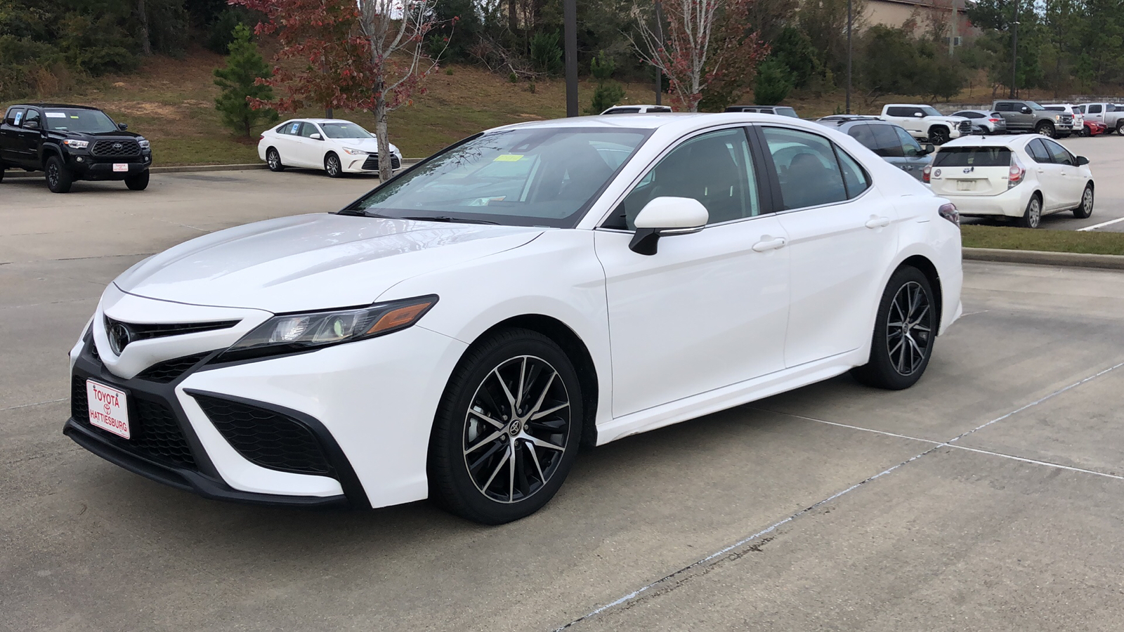 2023 Toyota Camry SE 1