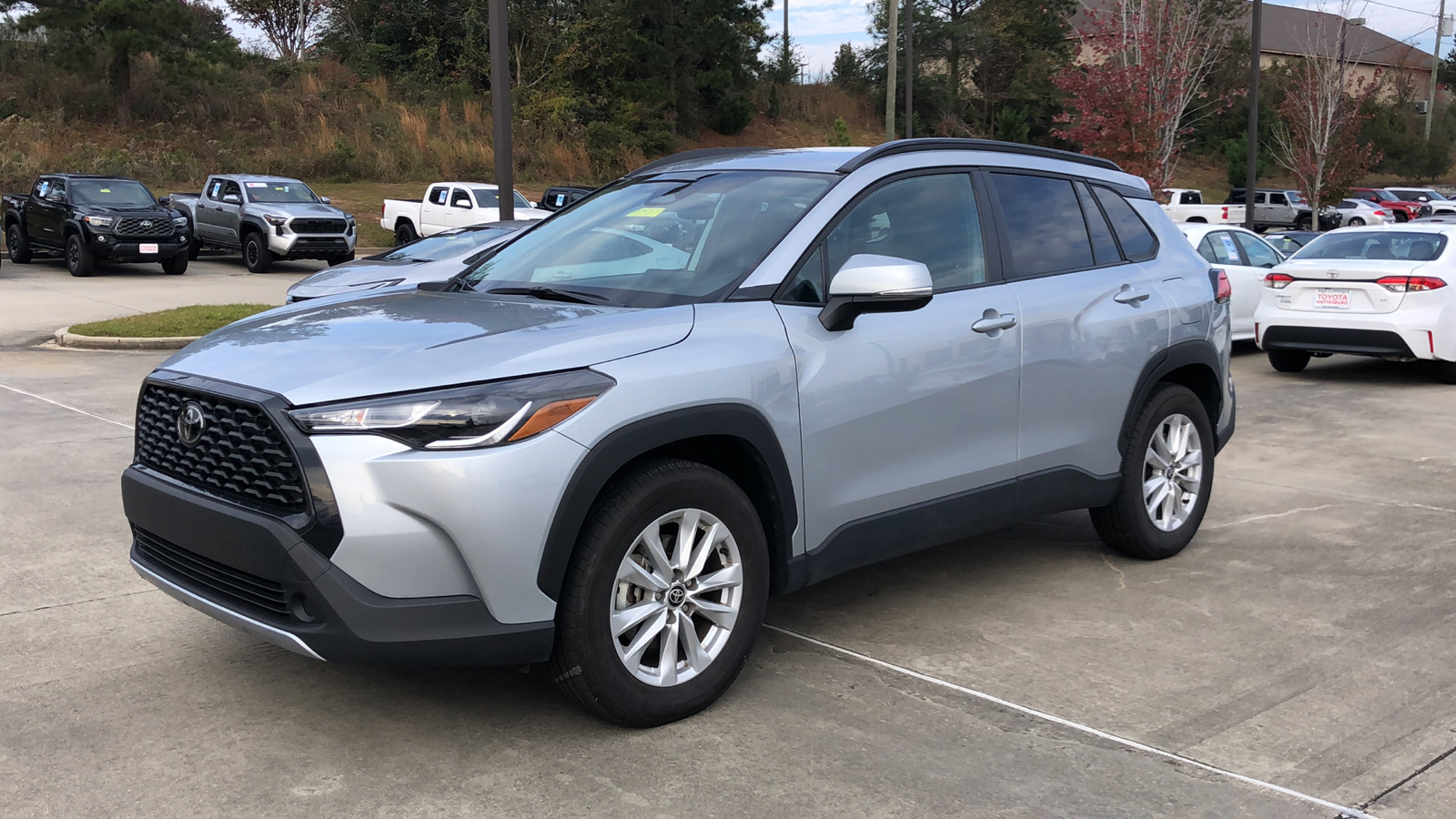 2023 Toyota Corolla Cross LE 1