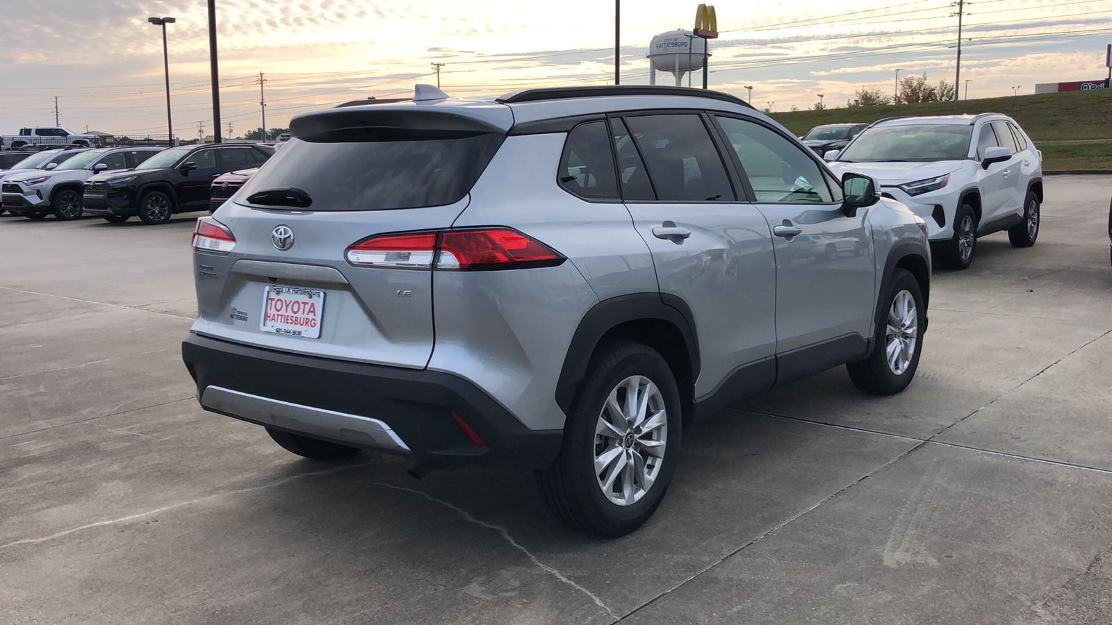 2023 Toyota Corolla Cross LE 3