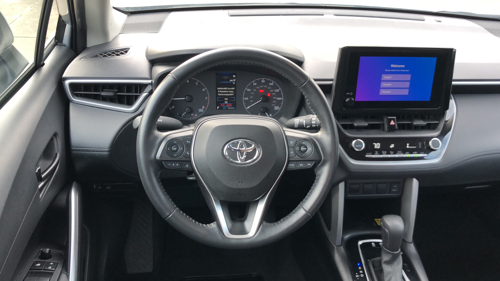 2023 Toyota Corolla Cross LE 10