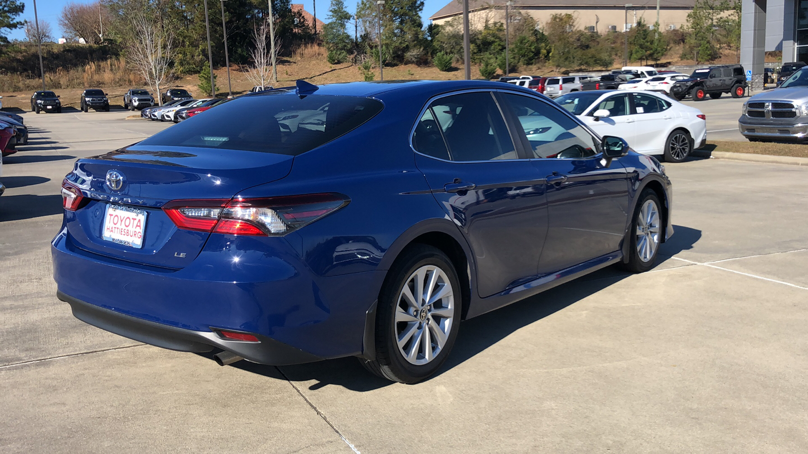 2023 Toyota Camry LE 3