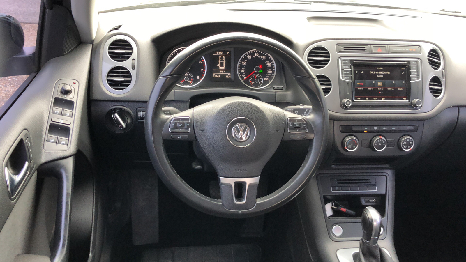 2017 Volkswagen Tiguan S 10