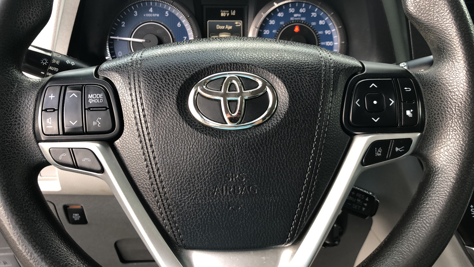 2018 Toyota Sienna LE Auto Access Seat 9