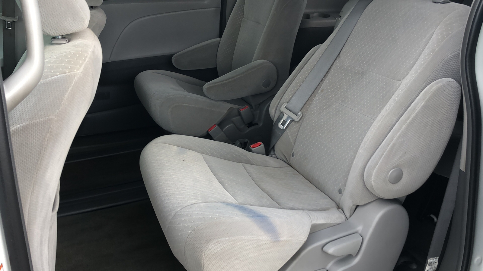 2018 Toyota Sienna LE Auto Access Seat 11