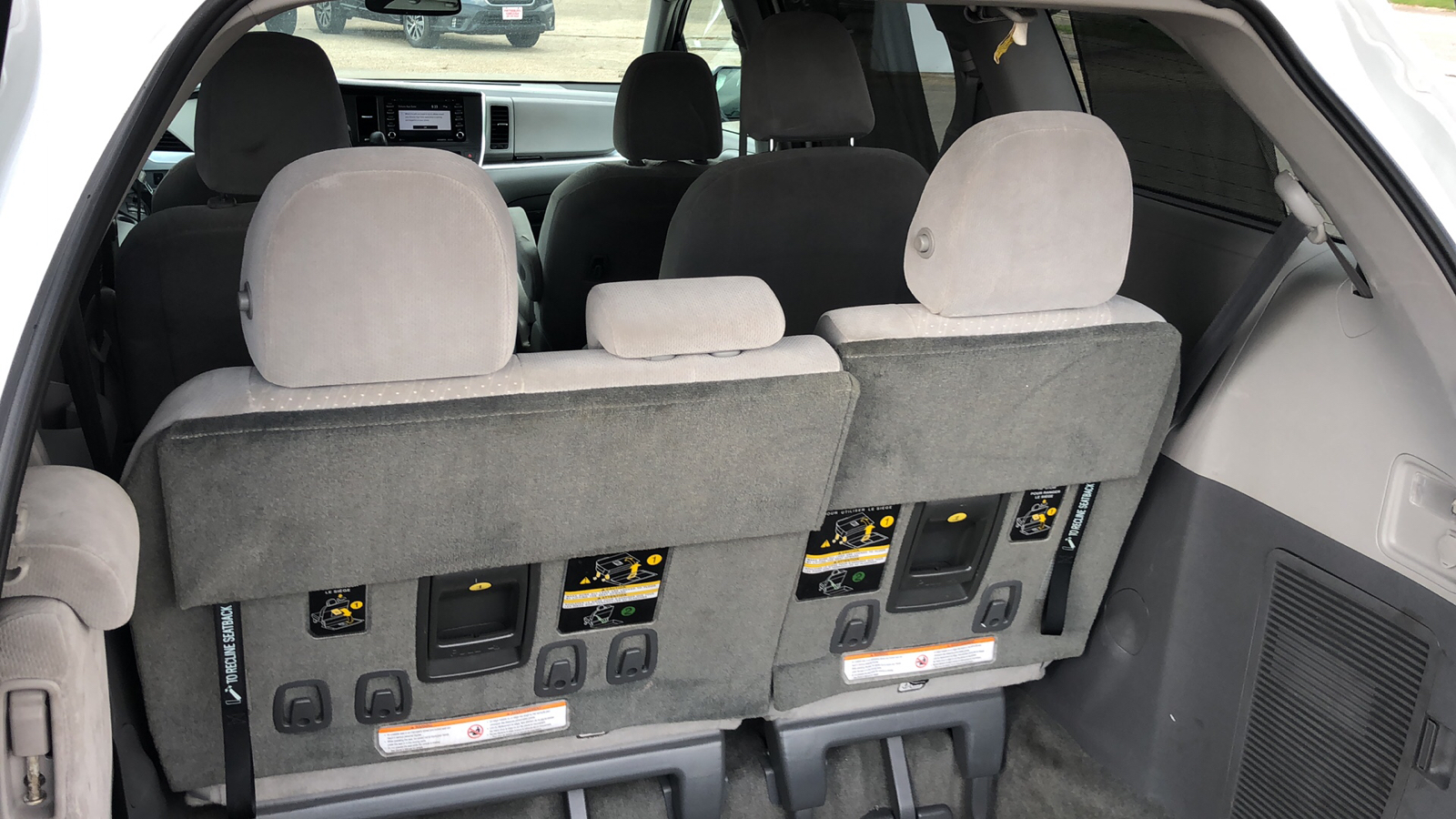 2018 Toyota Sienna LE Auto Access Seat 13