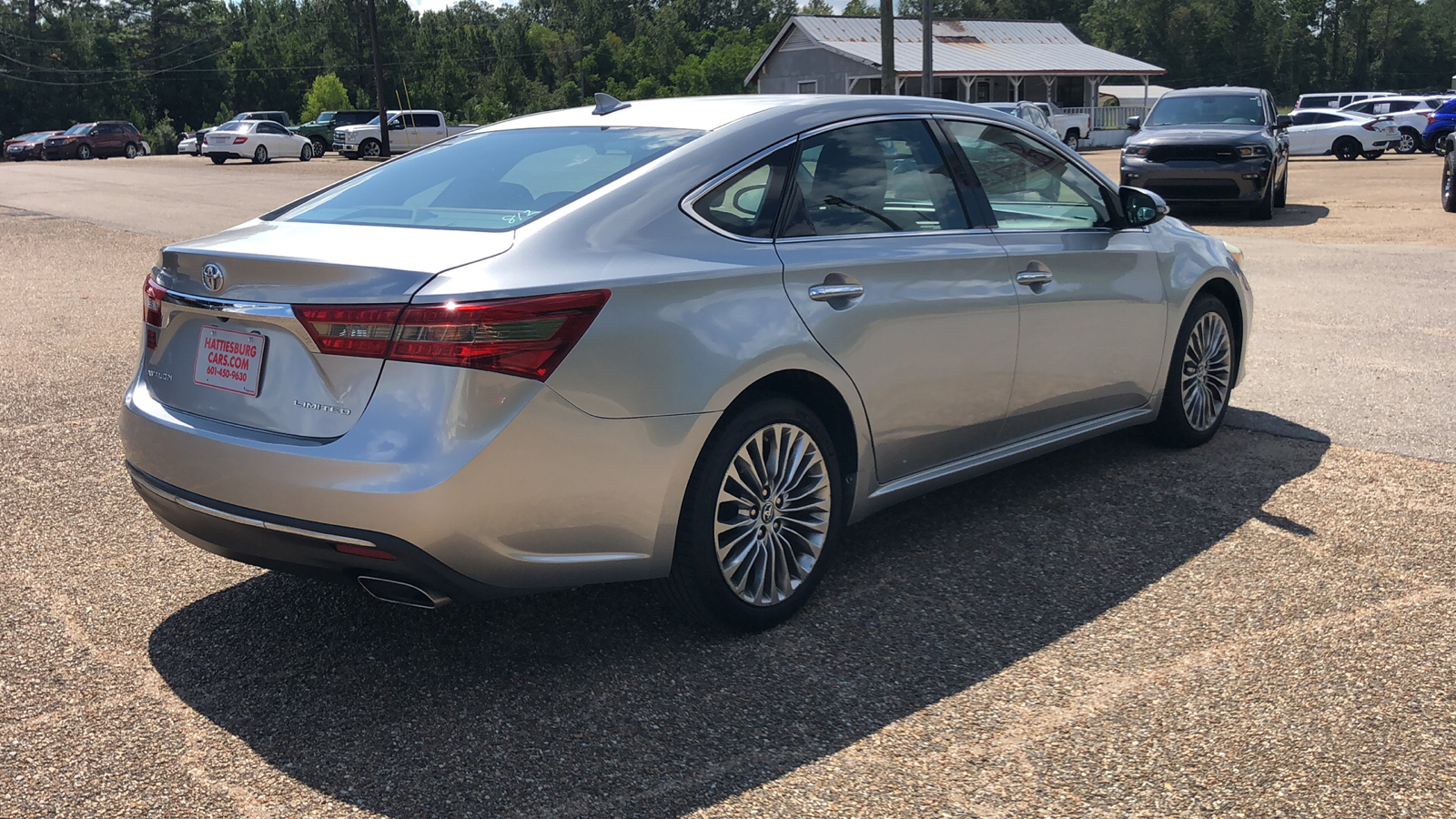 2016 Toyota Avalon Limited 3