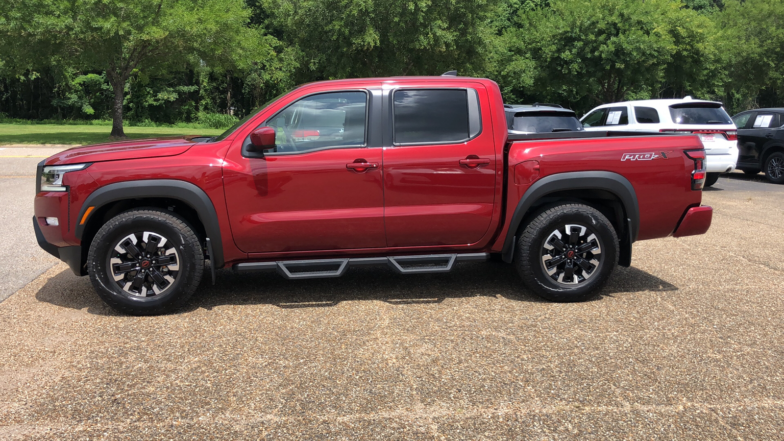 2024 Nissan Frontier PRO-X 2