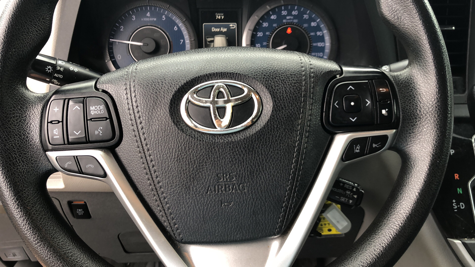 2020 Toyota Sienna LE Auto Access Seat 9