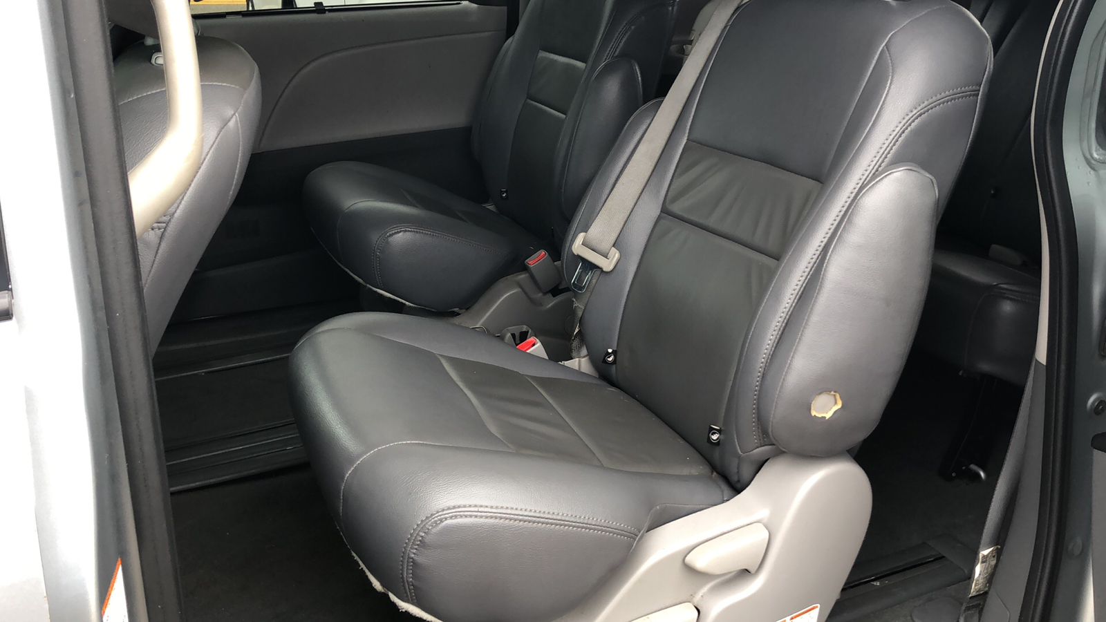 2020 Toyota Sienna LE Auto Access Seat 11