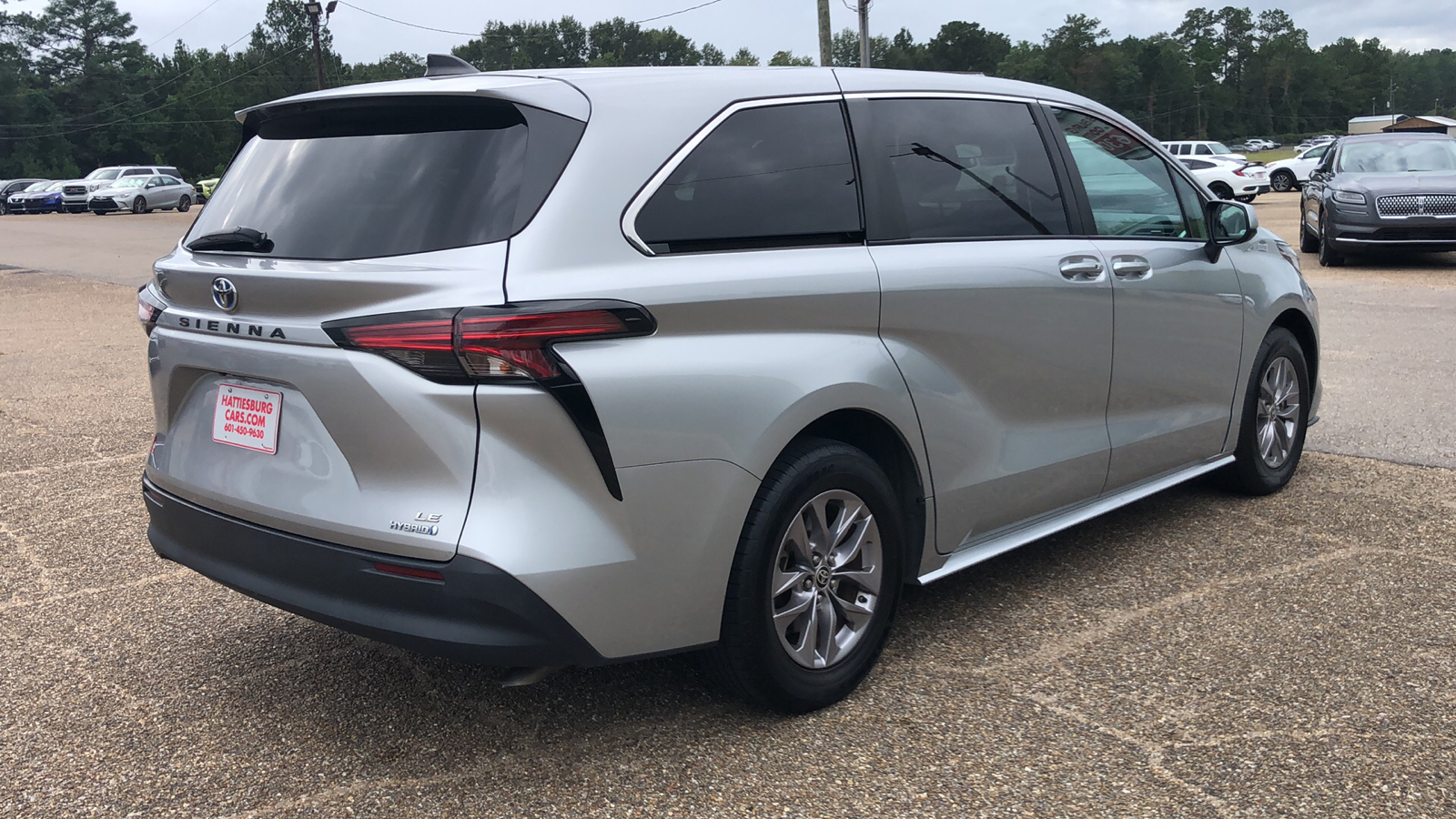 2022 Toyota Sienna LE 3