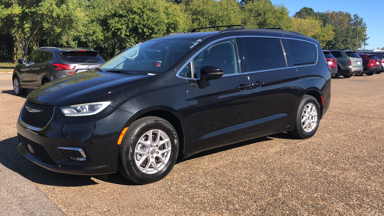 2022 Chrysler Pacifica Touring L 1