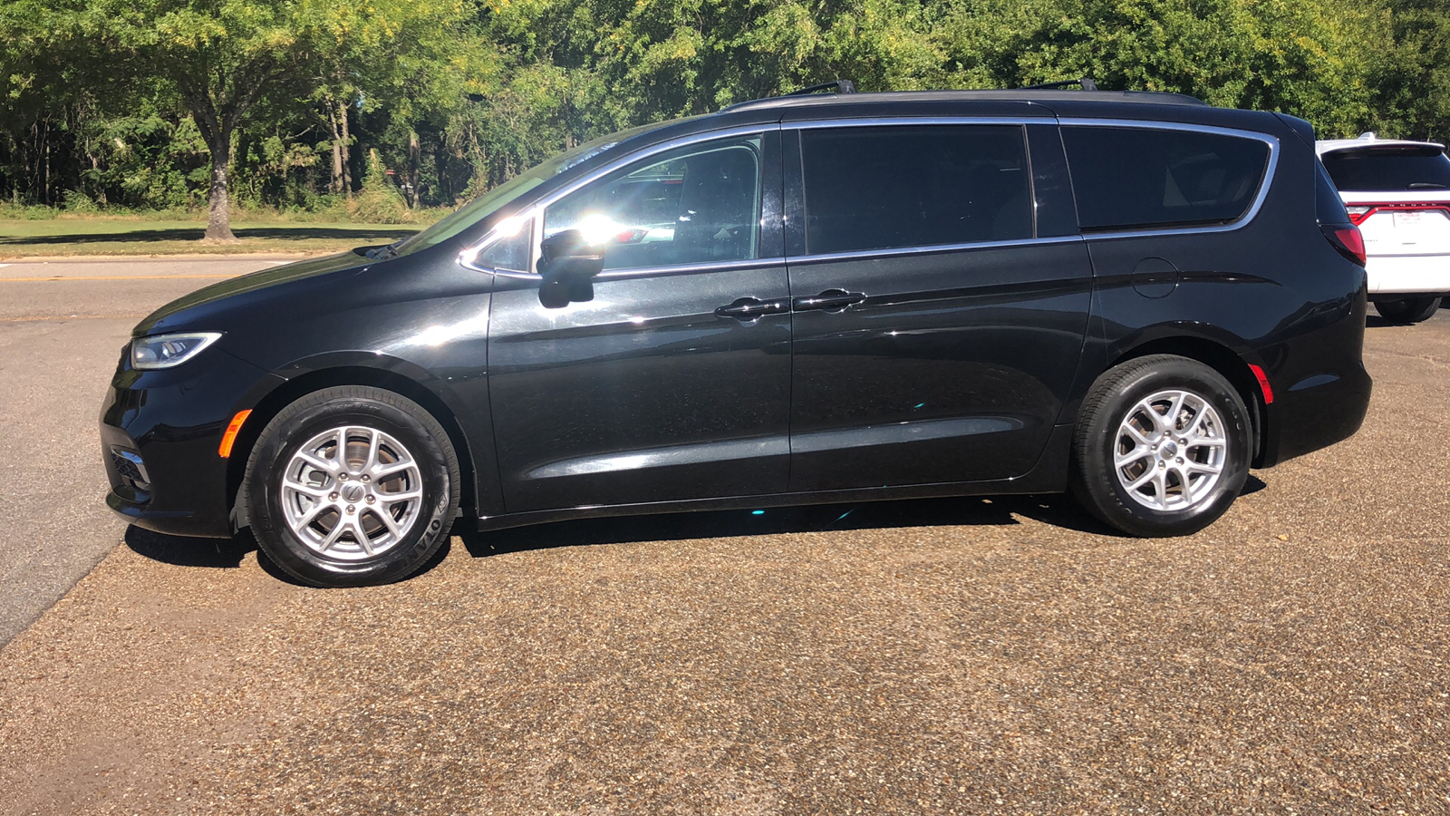 2022 Chrysler Pacifica Touring L 2