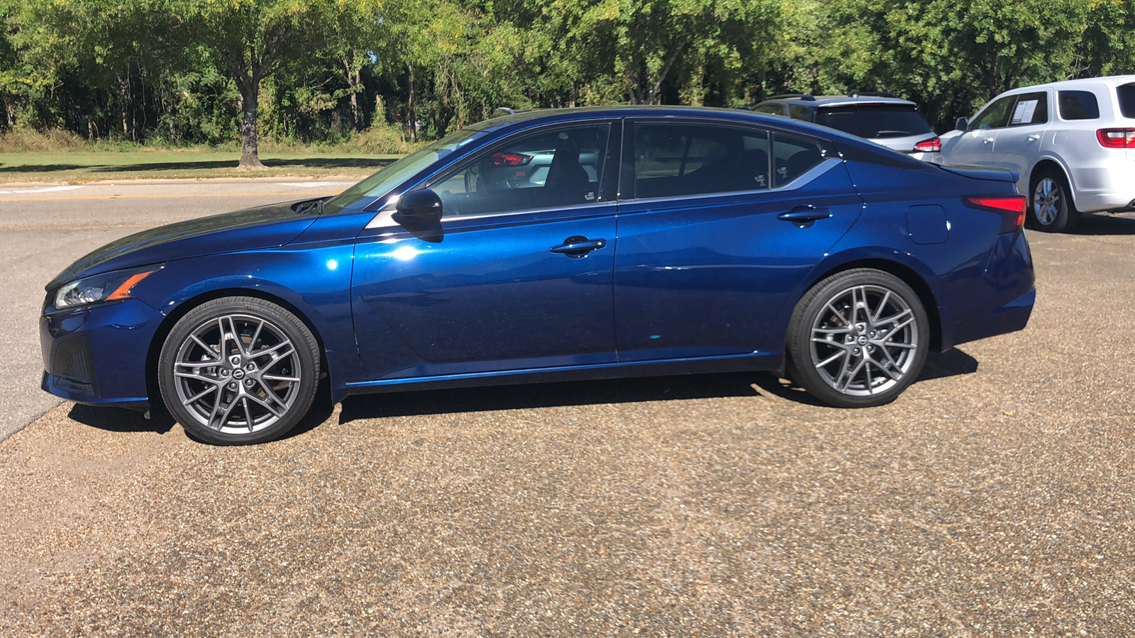 2023 Nissan Altima 2.0 SR 2